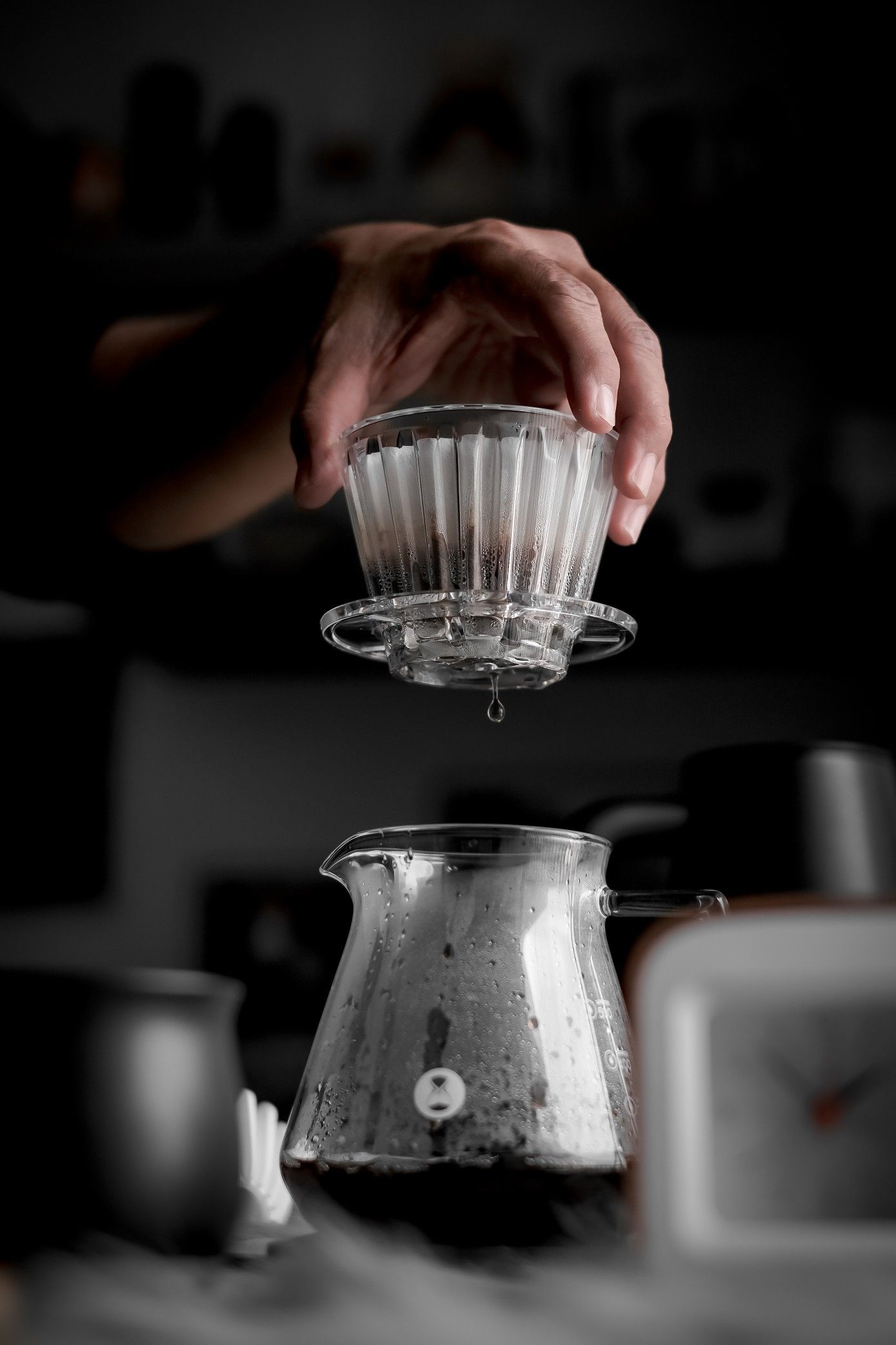 Hand pour-over brewing process